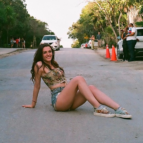 women’s vintage VANS checkered patterned sneakers (size 9) - Picture 2 of 3